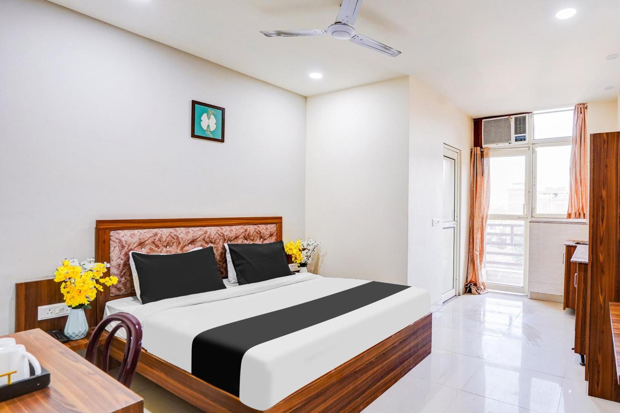 Super Collection O Sector 104 Noida Hotel Buitenkant foto